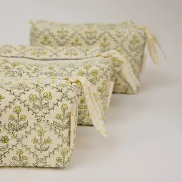 Floral Lattice Buttercream Toiletry Bag : Large