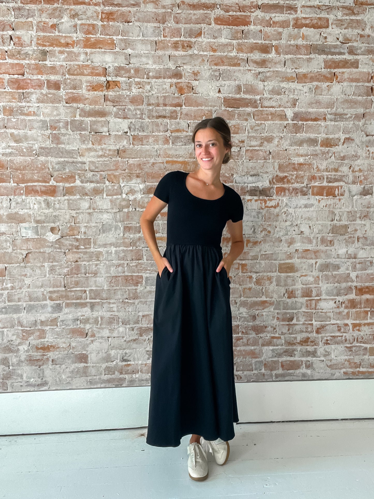 Lynette Dress : Black