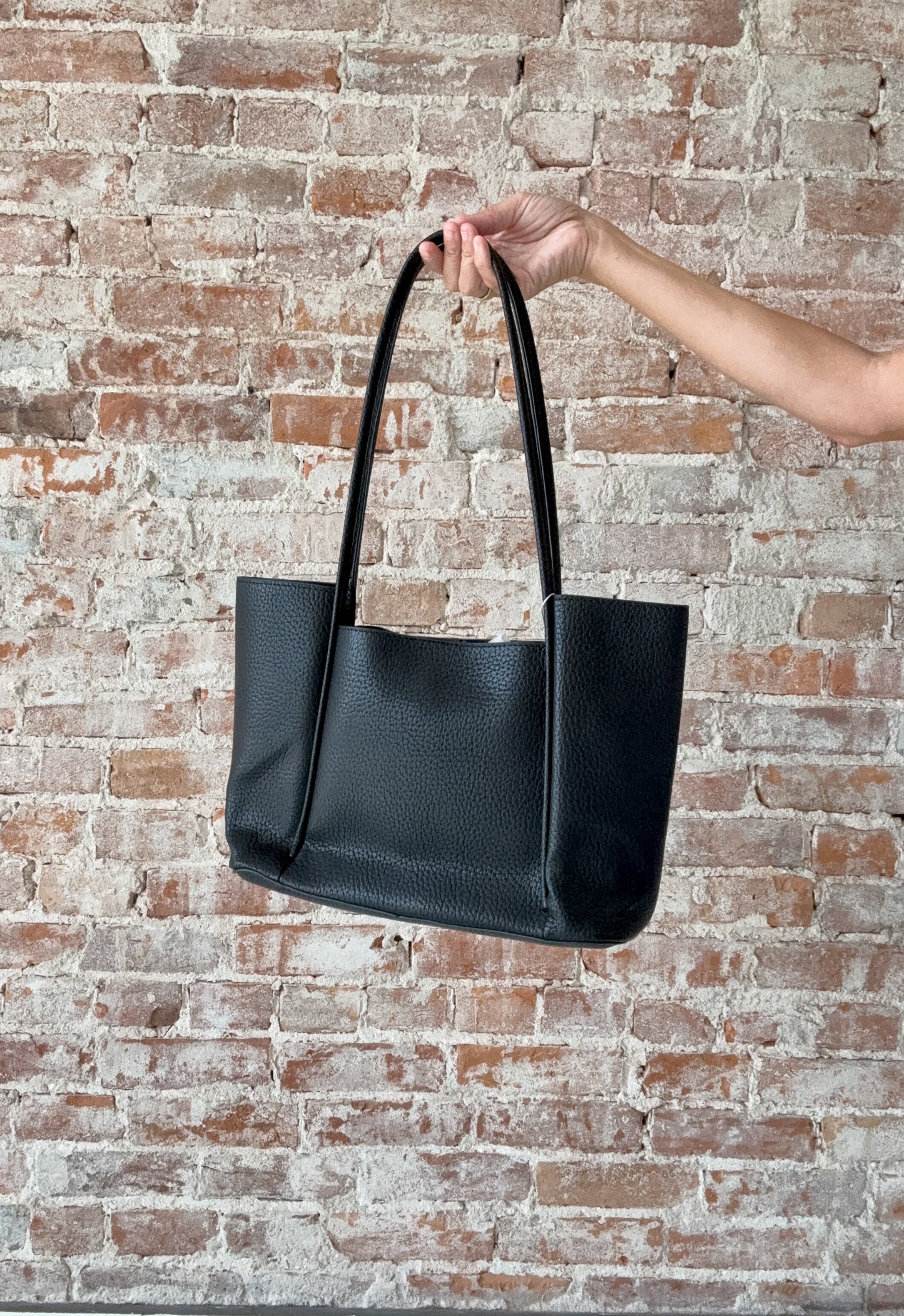 Baltimore Shoulder Bag : Black