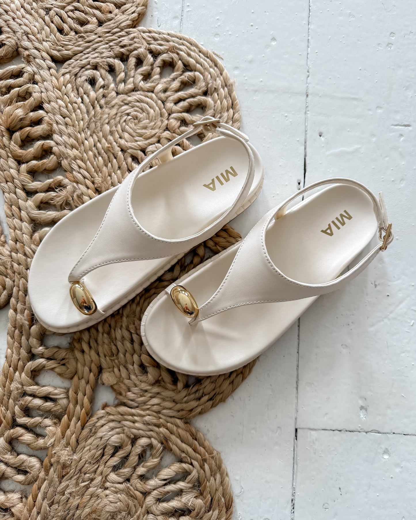 MIA: Leilah Sandal in White