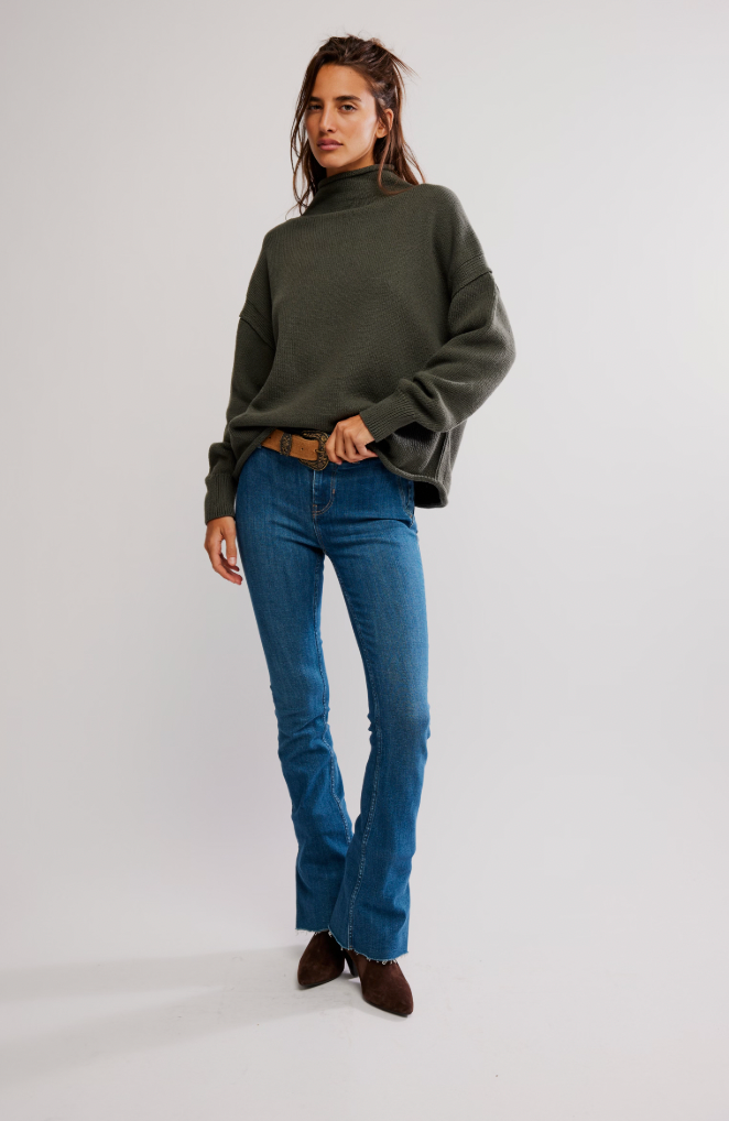 Free People : Torres Roll Neck in Army