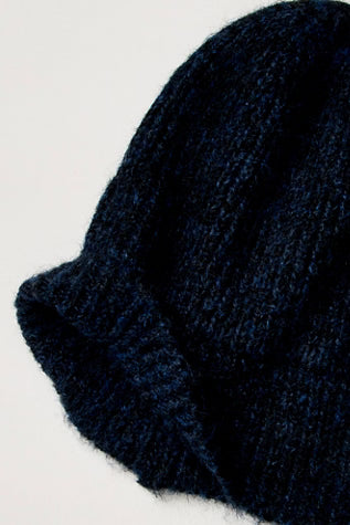 Free People: Frostline Beanie in Navy