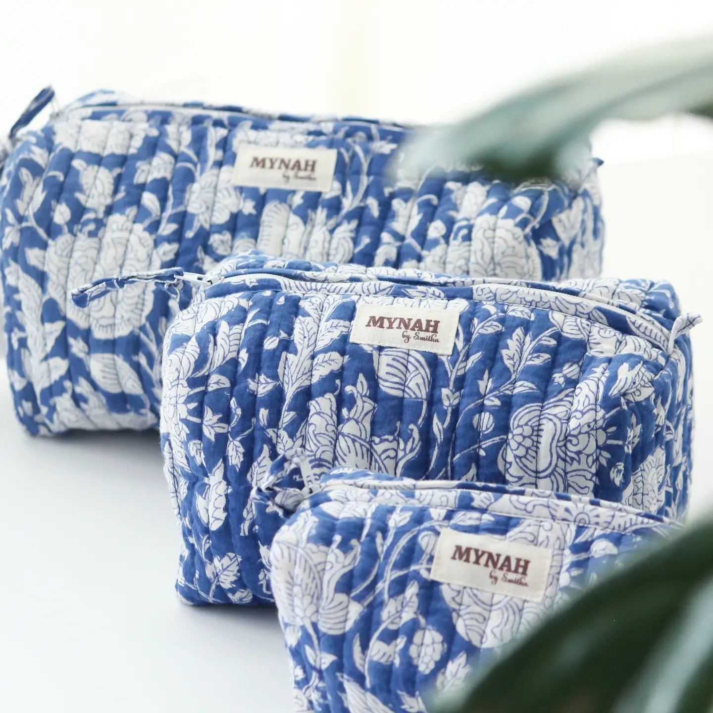 Cosmetic Bags : Porcelin