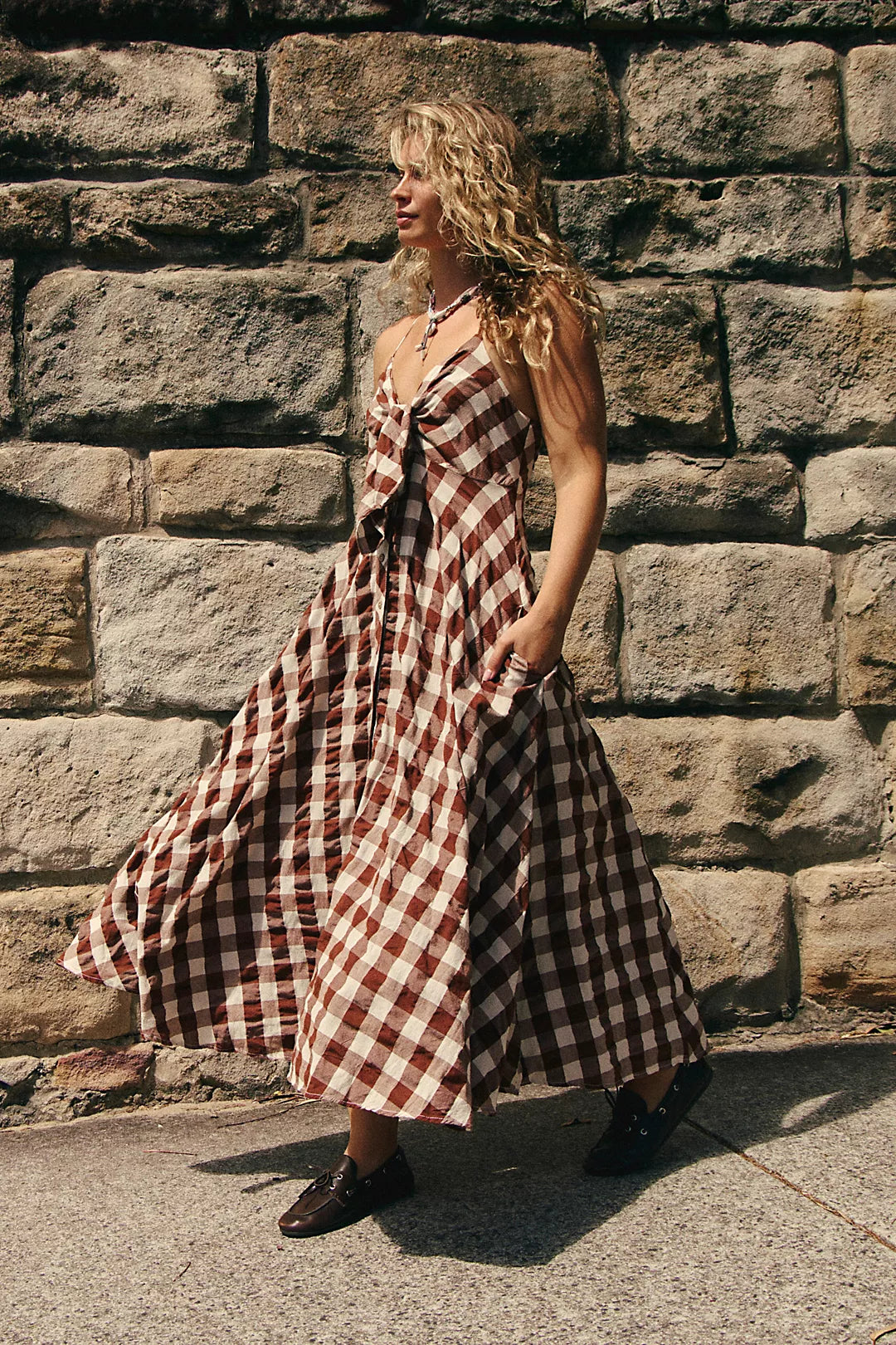 Free People : Via Midi Dress in Brown Everly