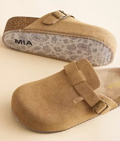 Qwest Clogs