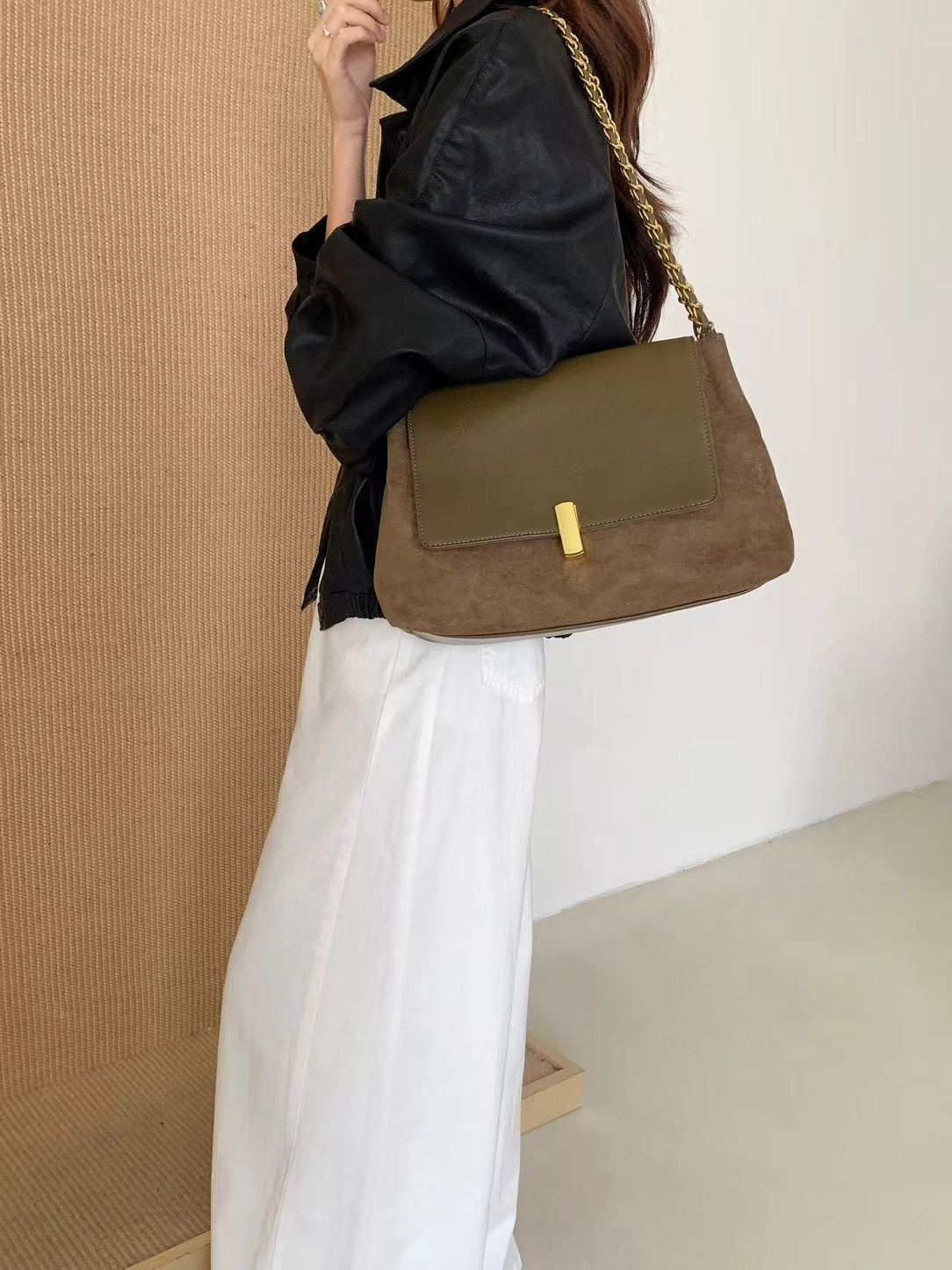 Harriott Shoulder Bag : Olive