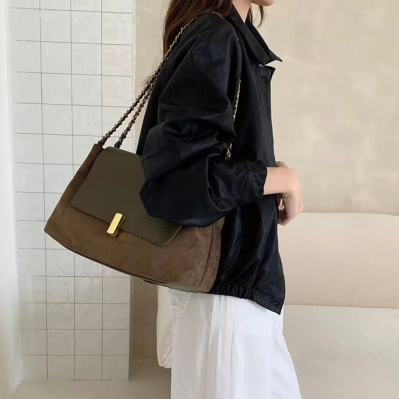 Harriott Shoulder Bag : Olive