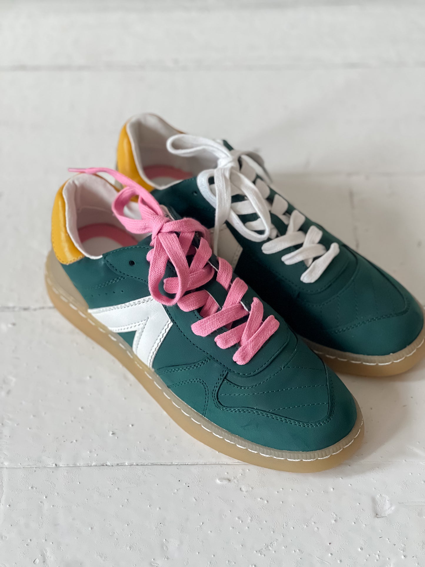 Vesta Sneaker