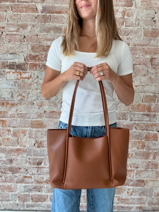 Baltimore Shoulder Bag : Brown