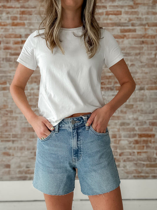90s Cut Off Short in Light Wash
