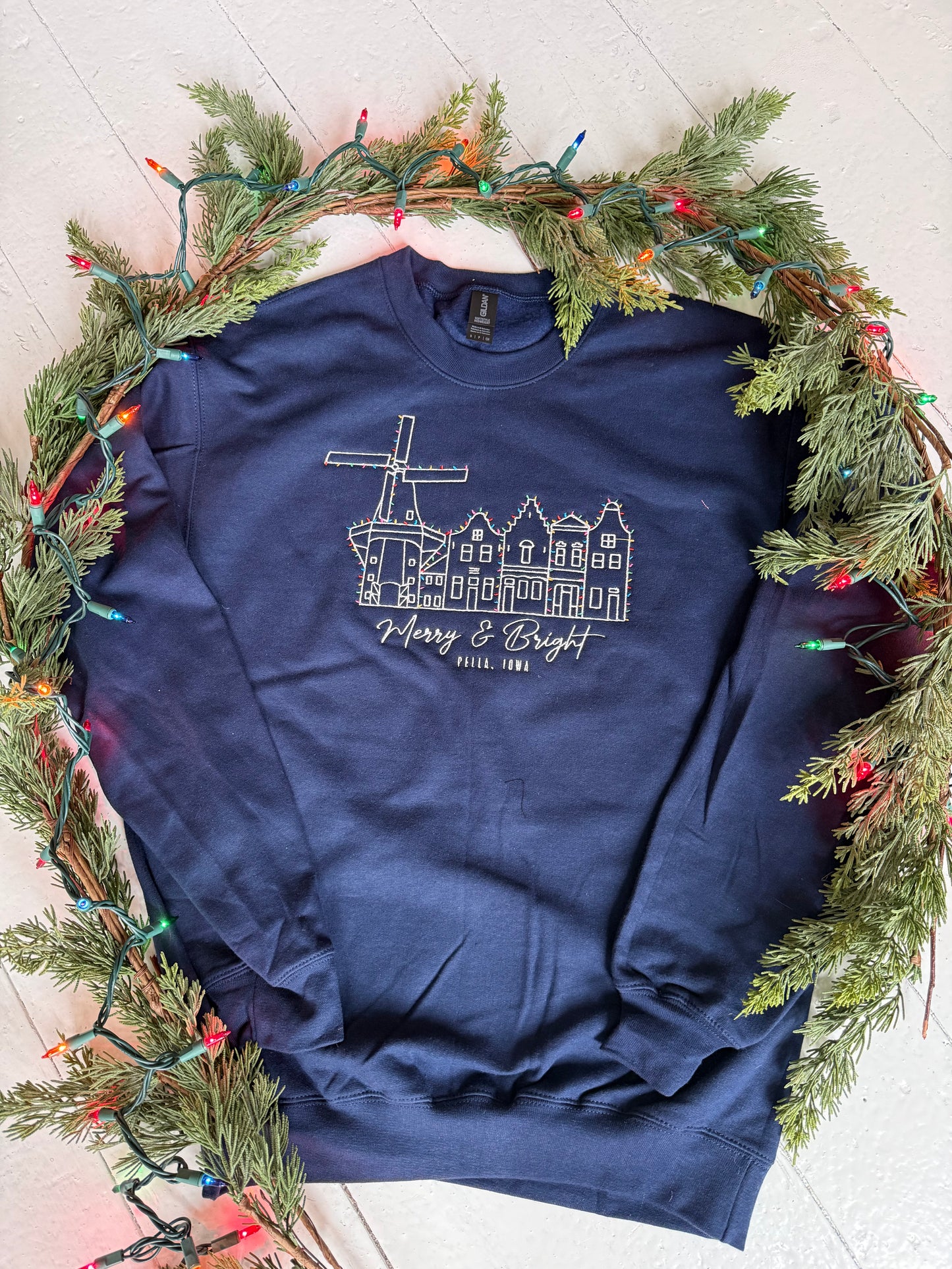 Merry & Bright Pella, IA Crewneck : Navy