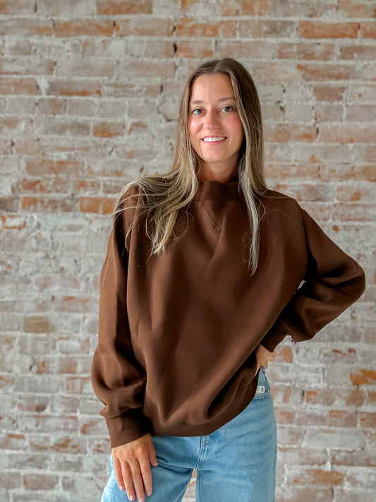 Nelly Mock Neck Pullover in Chocolate