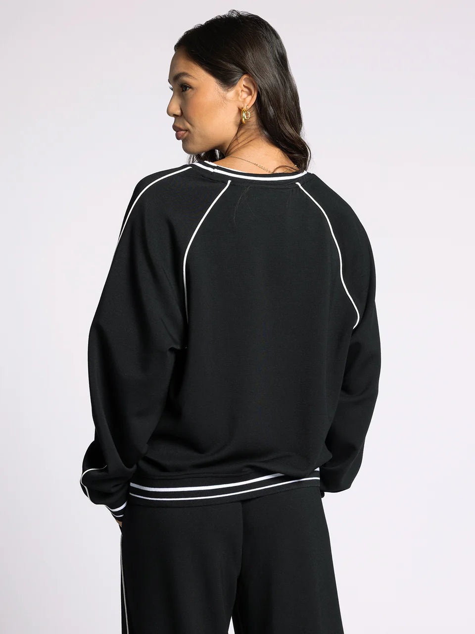black crewneck athletic top