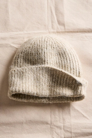 Free People: Frostline Beanie in Ivory
