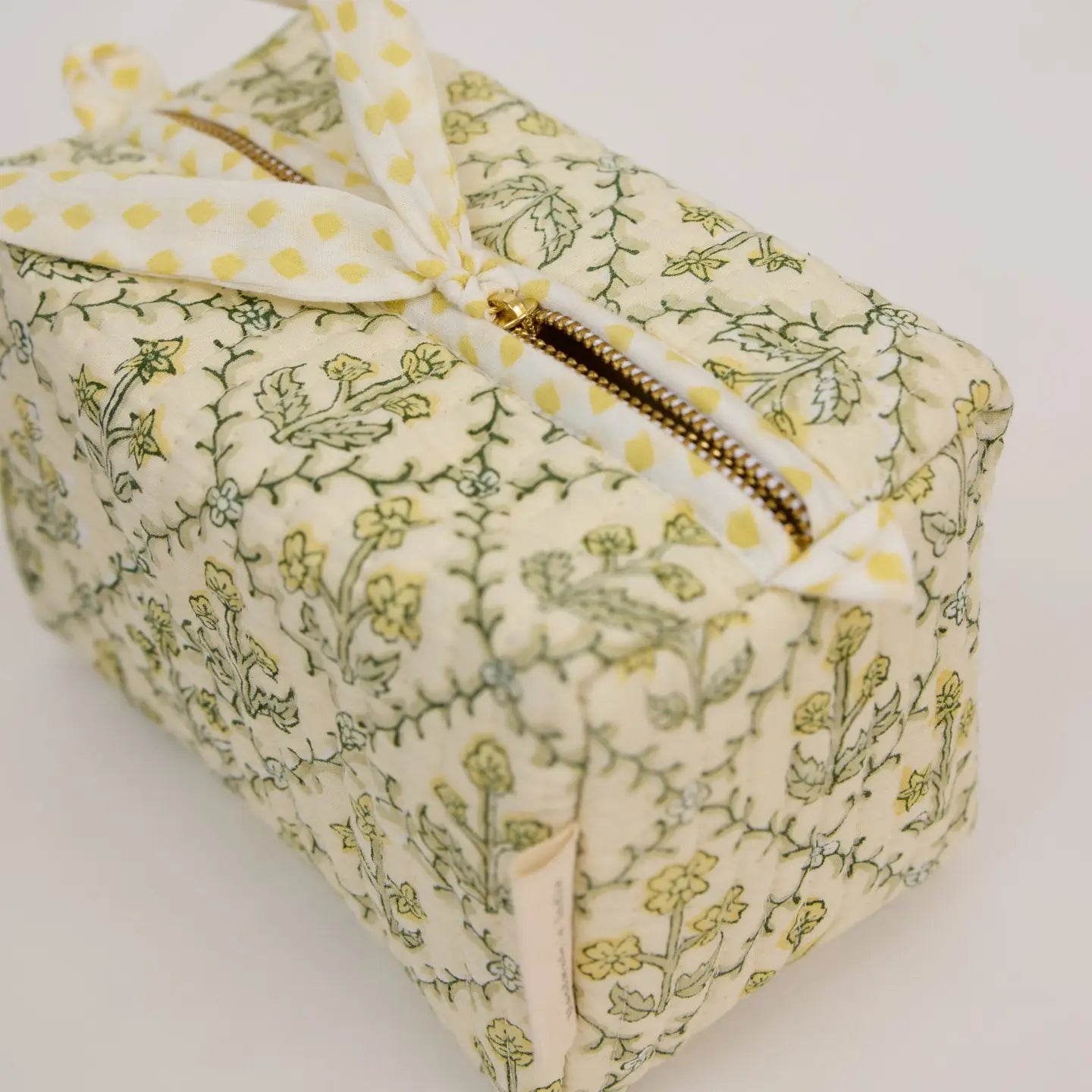 Floral Lattice Buttercream Toiletry Bag : Small