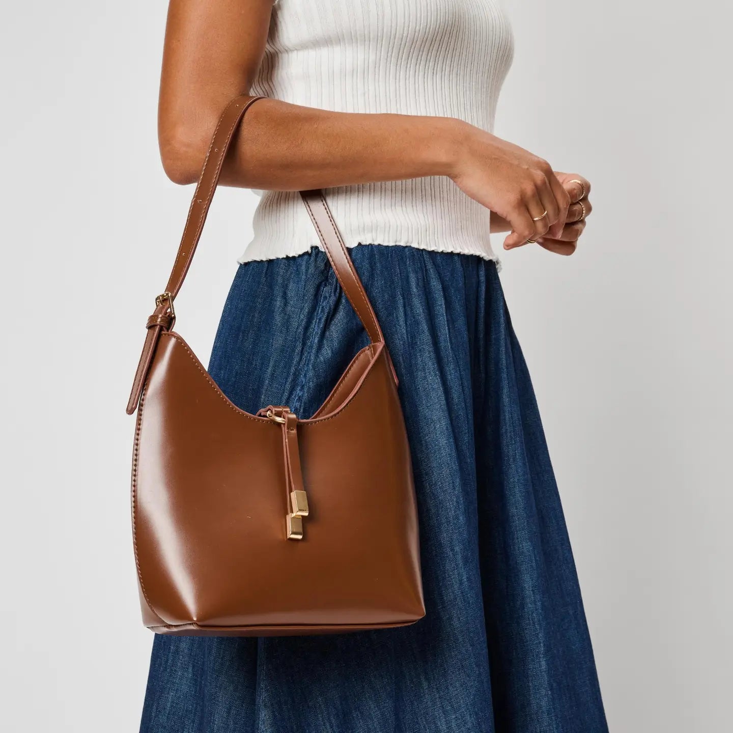 Blair Shoulder Bag in Cognac