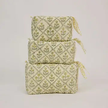 Floral Lattice Buttercream Toiletry Bag : Medium