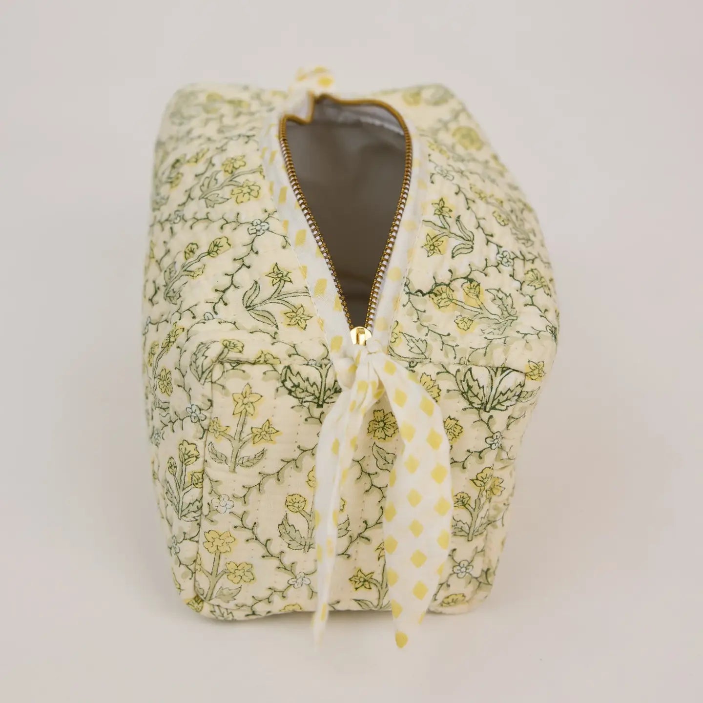 Floral Lattice Buttercream Toiletry Bag : Medium