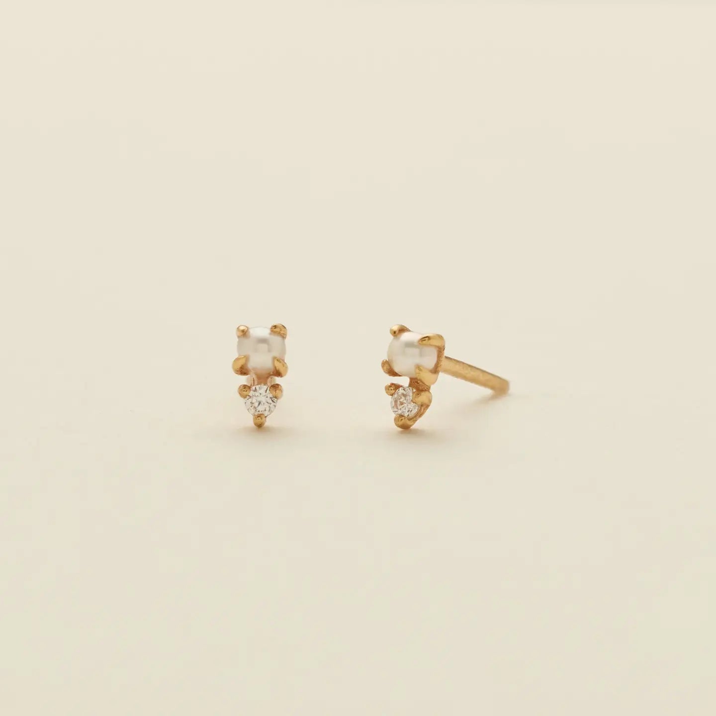 Petite Pearl Stud Earring