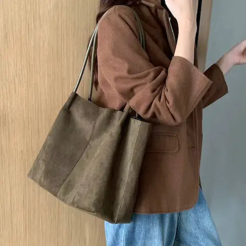 Scottie Shoulder Bag : Olive